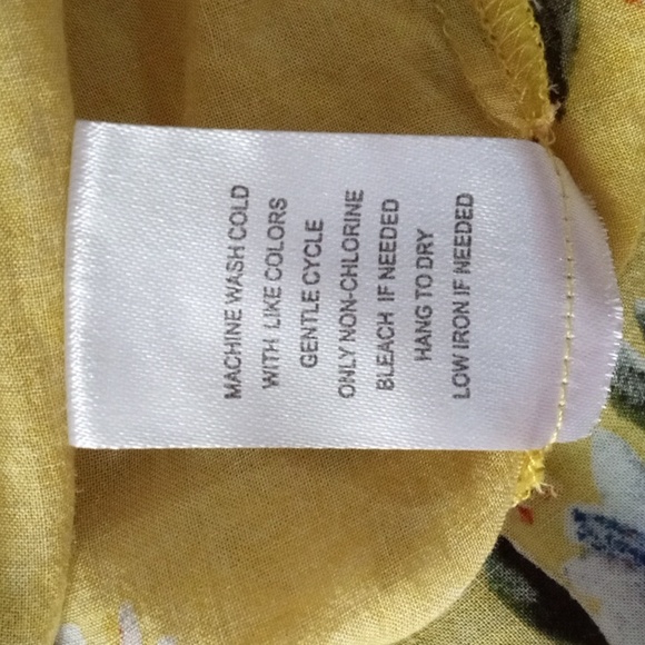 Short Ruffled Cap Sleeve Blouse - Picture 5 of 5